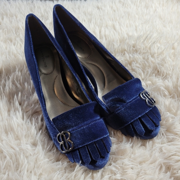 NWOT Bandolino Blue Velvet Heels 7 1/2 - Picture 1 of 7